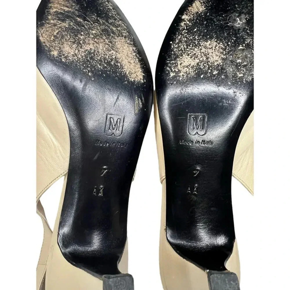 Bruno Magli Vintage Italy leather Sling Back beige, black kitten heels 7. - Picture 6 of 8